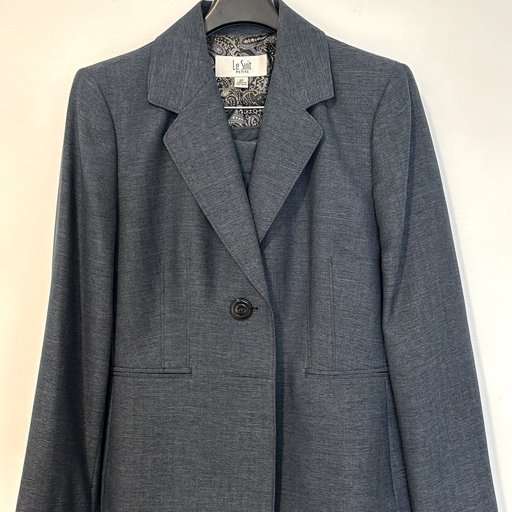 Le Suit Blue Suit - Picture 3 of 7